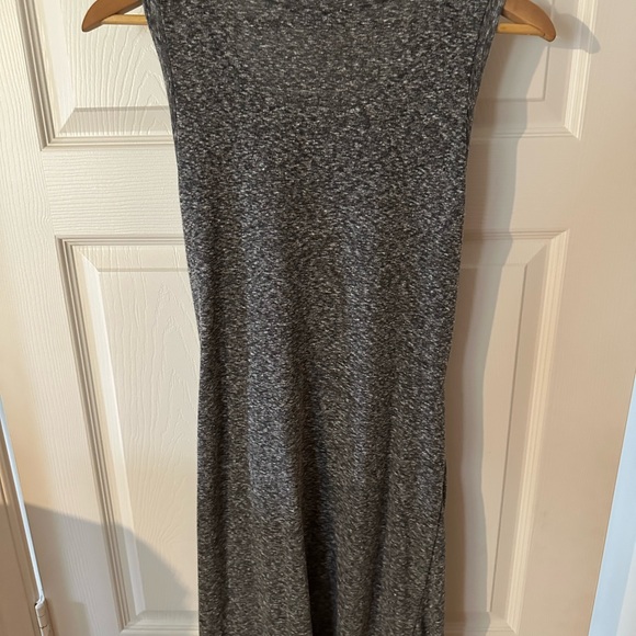 Tildon Ruched Side Sleeveless Knit Dress - Picture 6 of 7